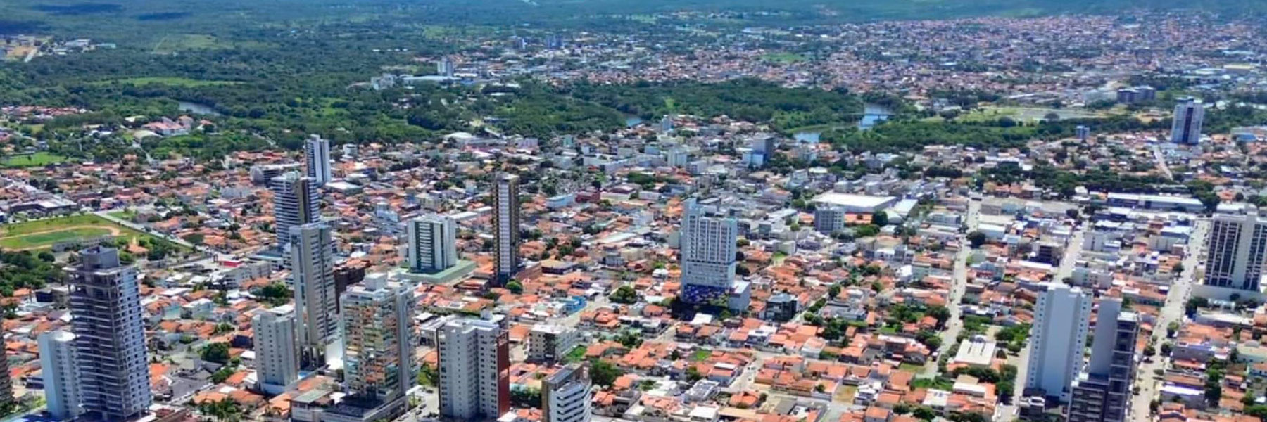 Prédio do Polo UAB de Guanambi, vista aérea com fachada identificada